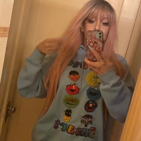 Meet your Posher, Talya - Picture 2 of 16